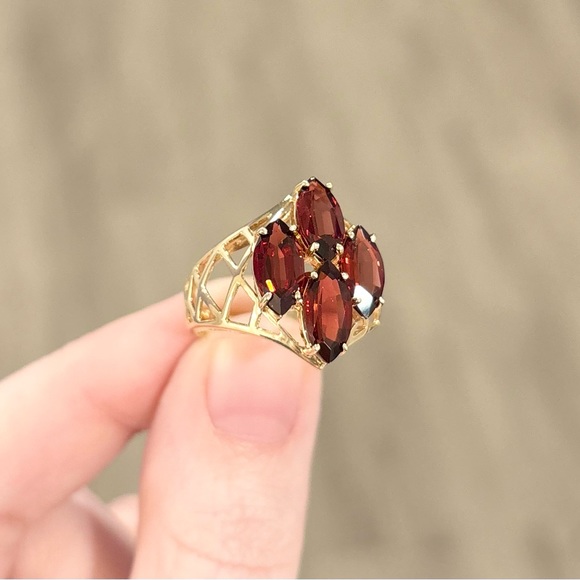 14K Garnet Marquise red natural cluster flower filigree thick yellow gold ring - Picture 4 of 12